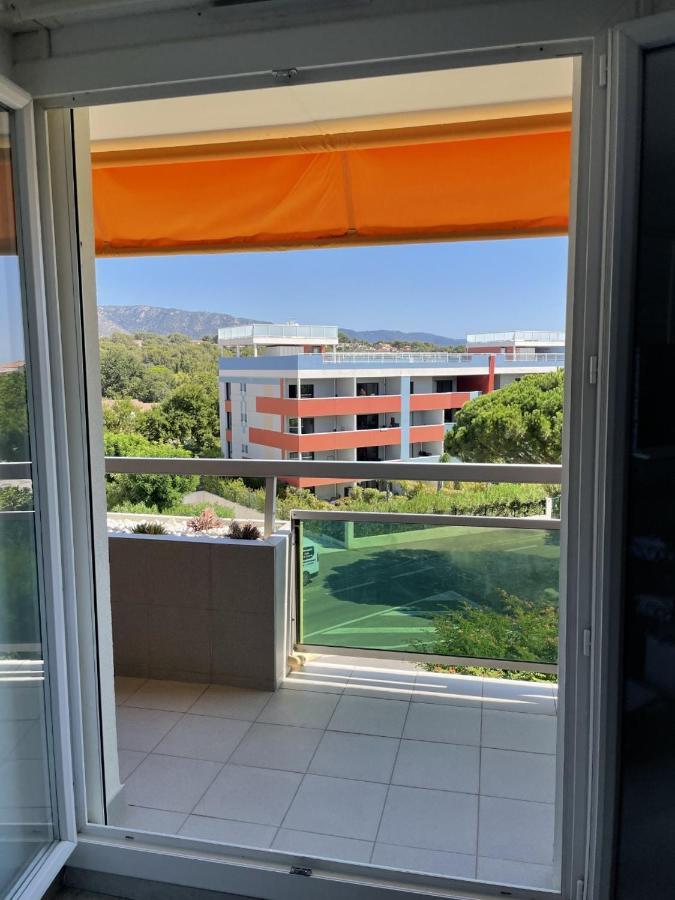 Bormes-Les-Mimosas - Appart 25M2 Avec Balcon - 4P Exterior foto