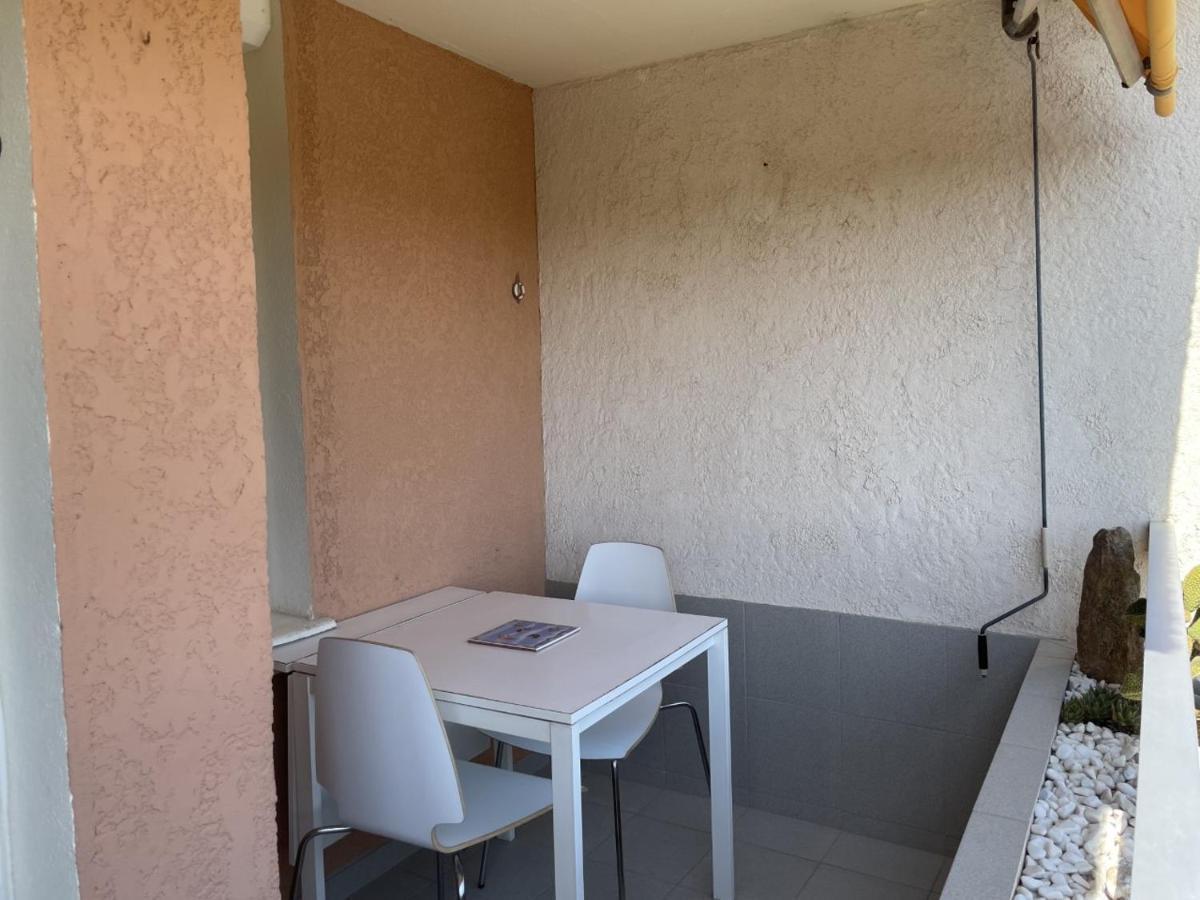 Bormes-Les-Mimosas - Appart 25M2 Avec Balcon - 4P Exterior foto