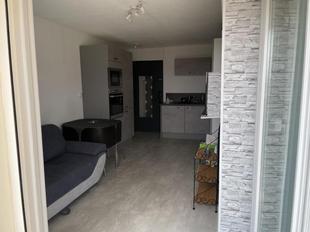 Bormes-Les-Mimosas - Appart 25M2 Avec Balcon - 4P Exterior foto