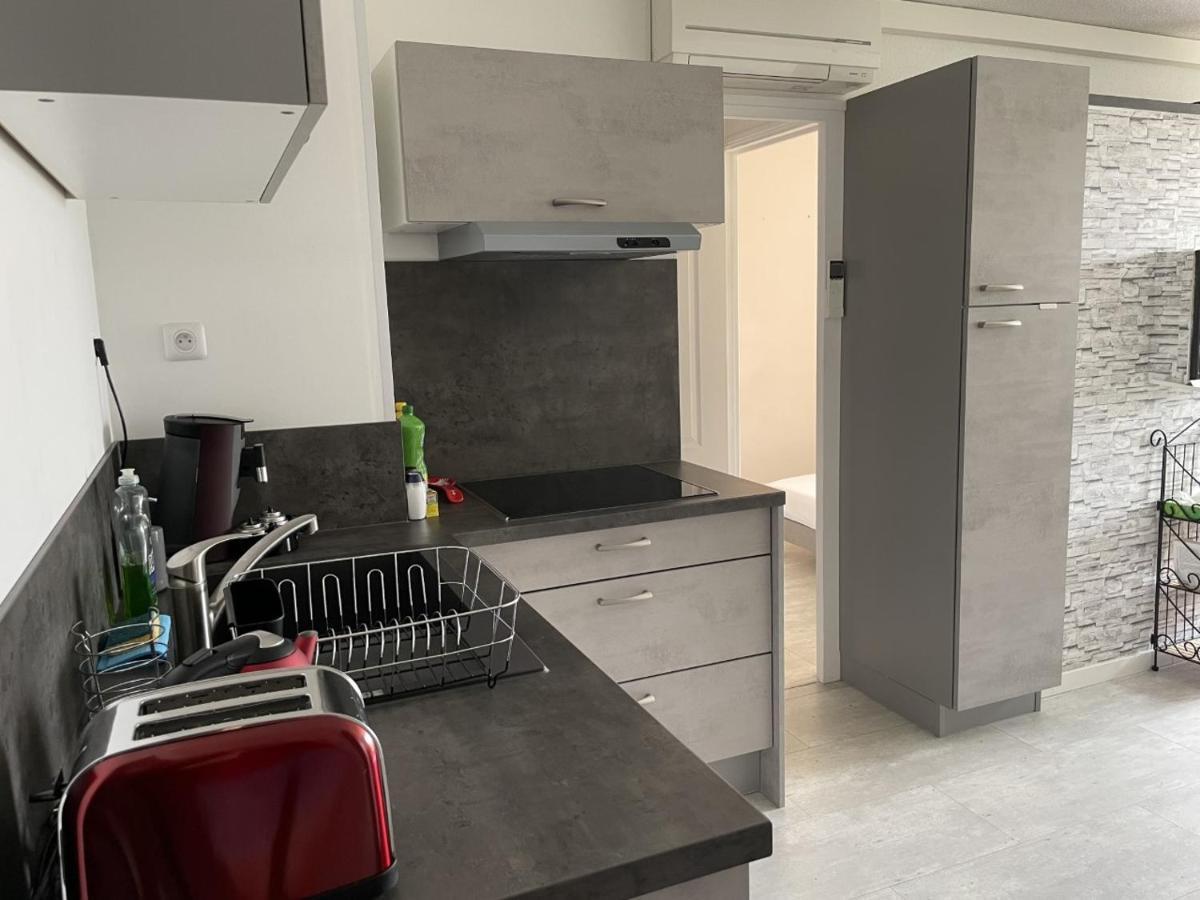 Bormes-Les-Mimosas - Appart 25M2 Avec Balcon - 4P Exterior foto